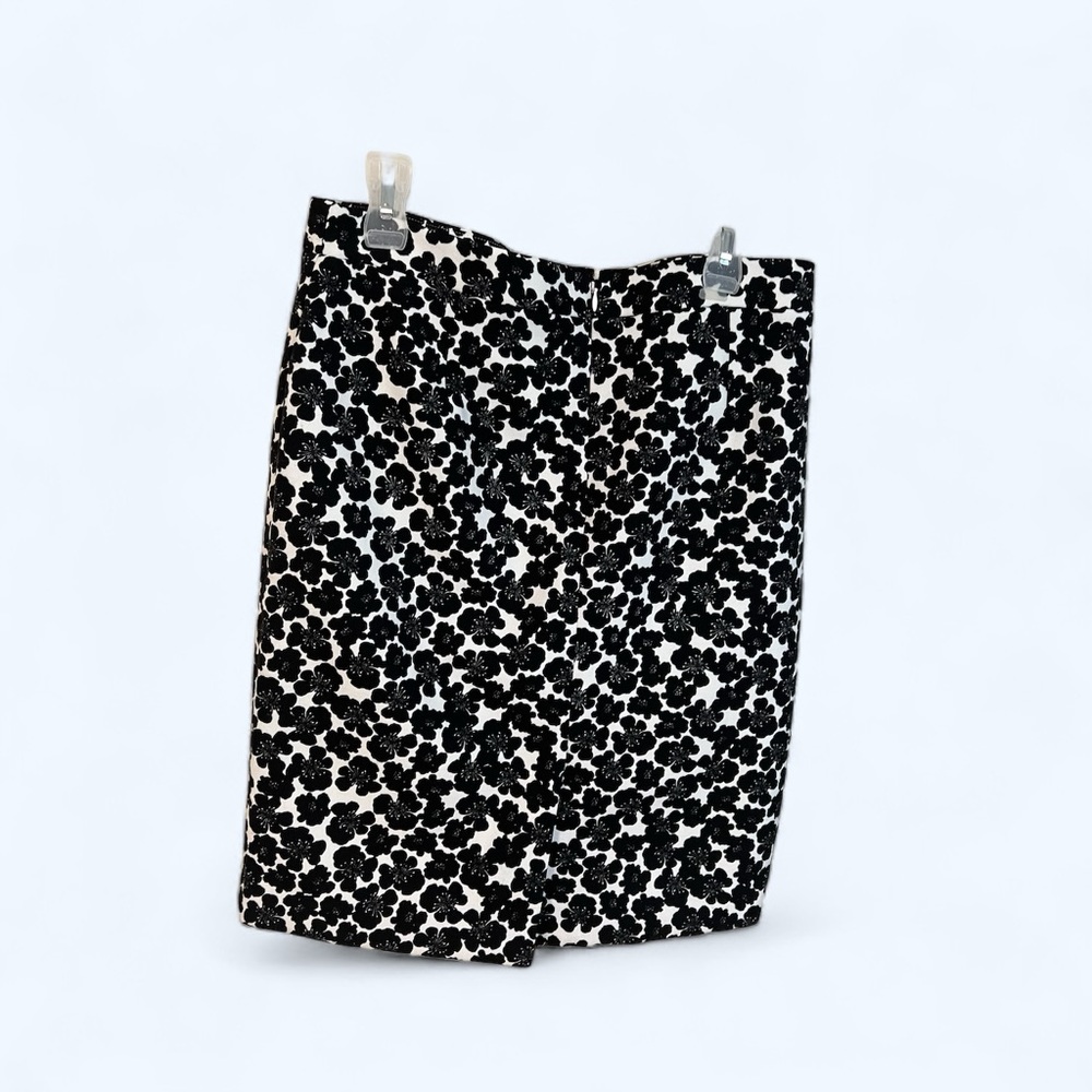 A J Crew floral skirt in black and white and a size 10 - Picture 6 of 6